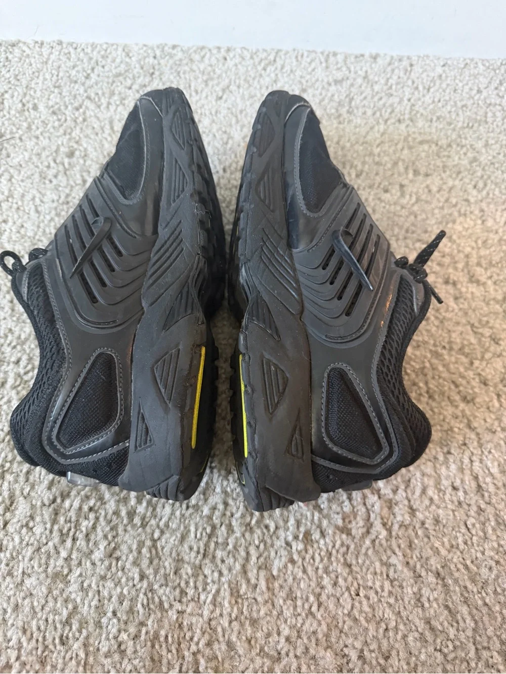 Nike Men's Black Athletic Running Sneakers